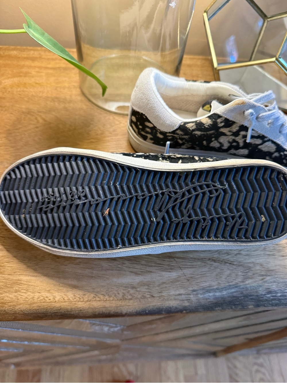 Vintage Havana White and Black Star Sneakers Cow Hide - Picture 3 of 4